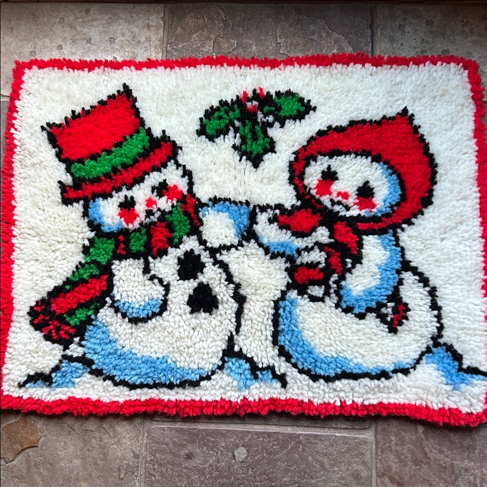 Handmade Latch Hooked Rug Vintage Christmas Decor SnowMan & SnowWoman